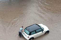 Свирепи бури удариха България, градове са под вода! Апокалиптични КАД� И